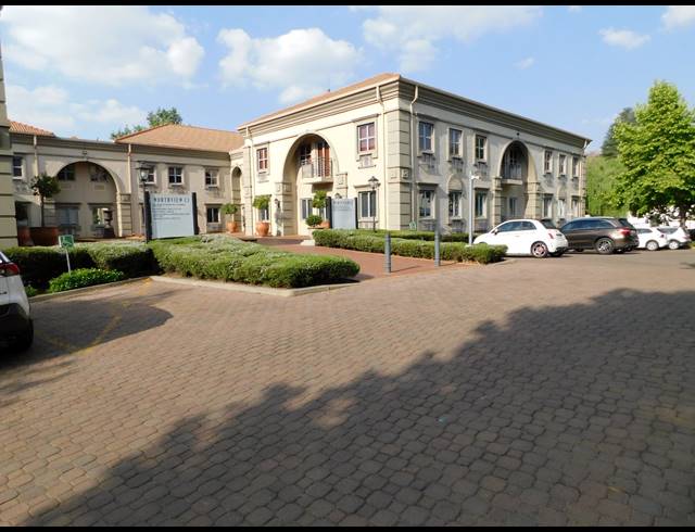 255M² OFFICE TO LET IN HYDE PARK